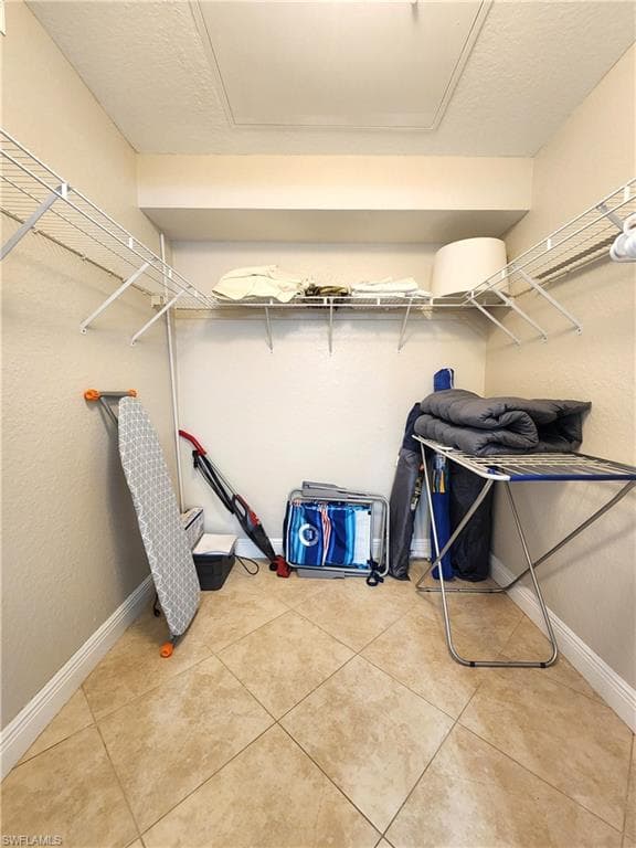 9640 Victoria LN 305-13