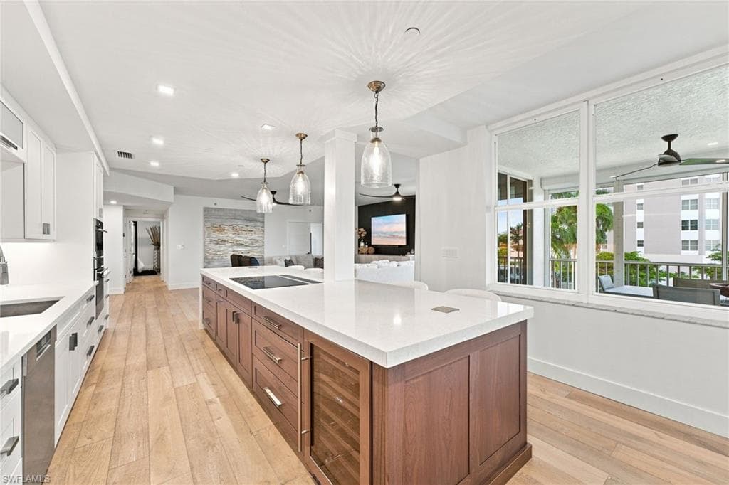 14250 Royal Harbour CT 415-11