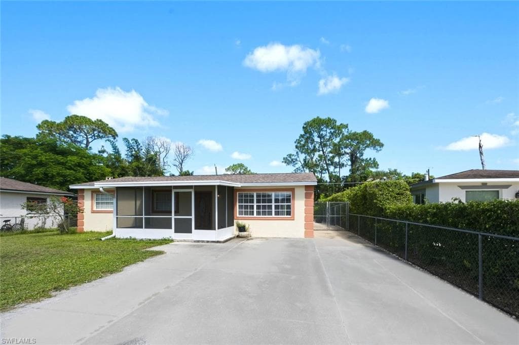 5449 Hardee ST-3