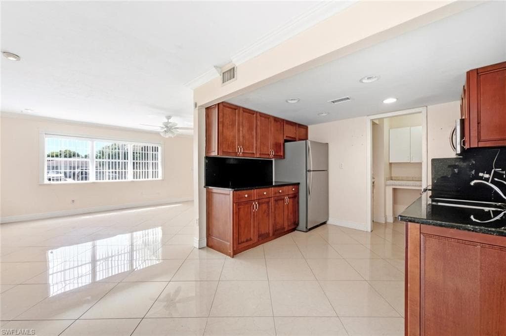 5449 Hardee ST-9