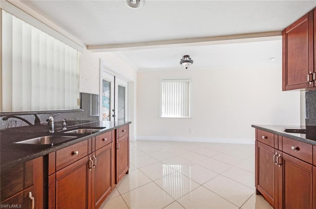 5449 Hardee ST-10