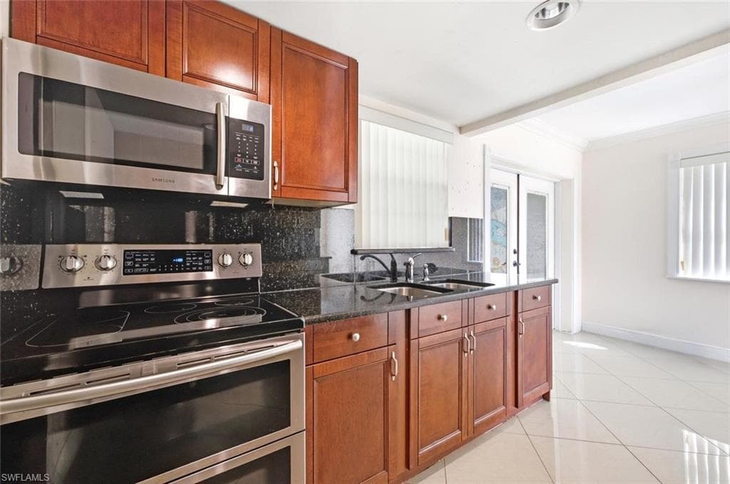 5449 Hardee ST-11
