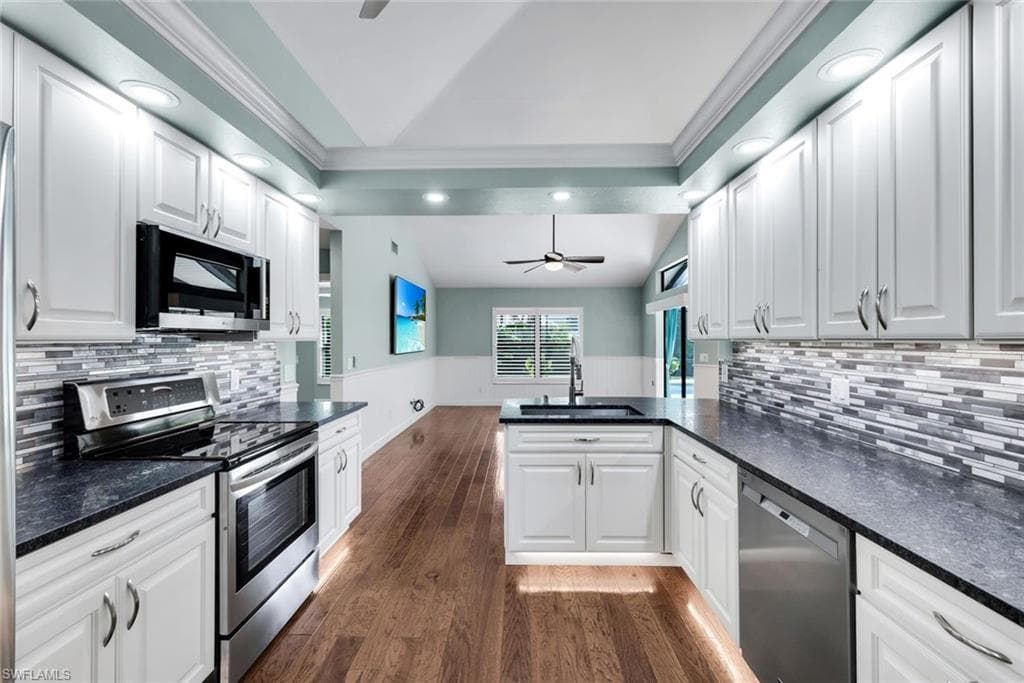 520 Raven WAY-9
