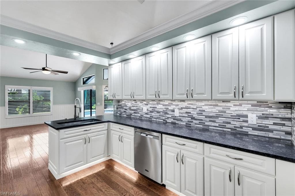 520 Raven WAY-10