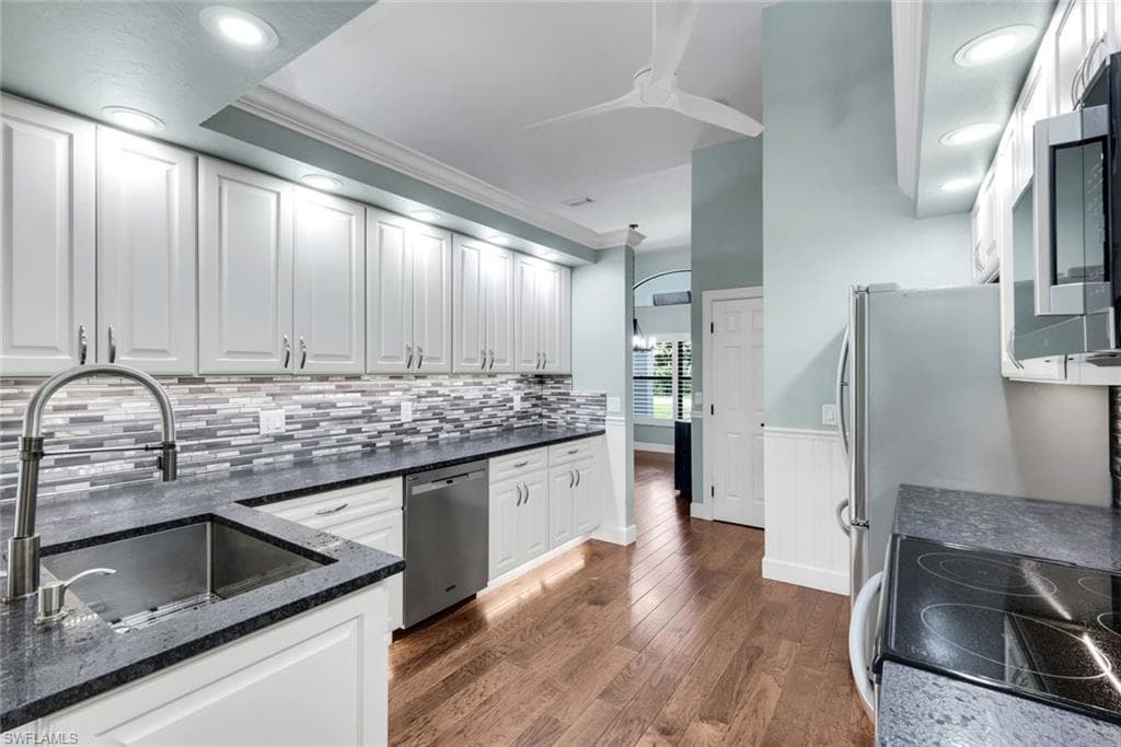 520 Raven WAY-8