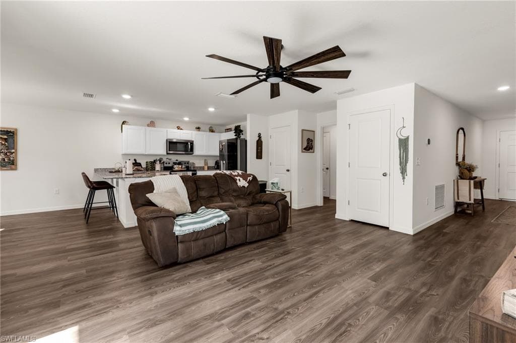 4812 Tahiti ST-7