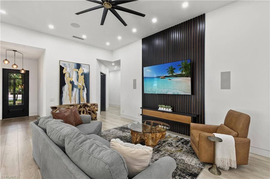 3007 Ellice WAY-9