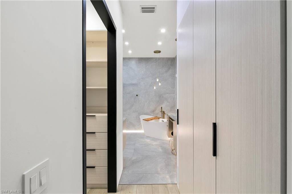 3007 Ellice WAY-21