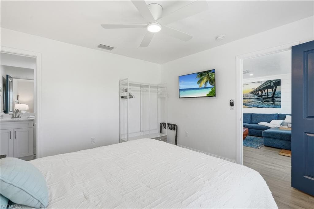 2965 Woodside AVE-23