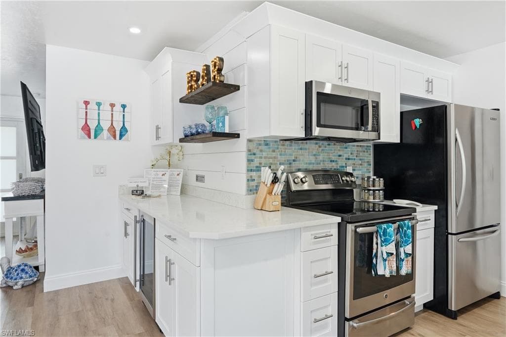 2965 Woodside AVE-16