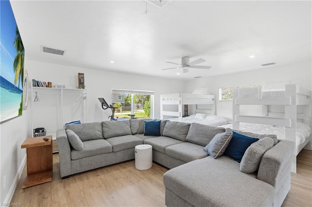 2965 Woodside AVE-36