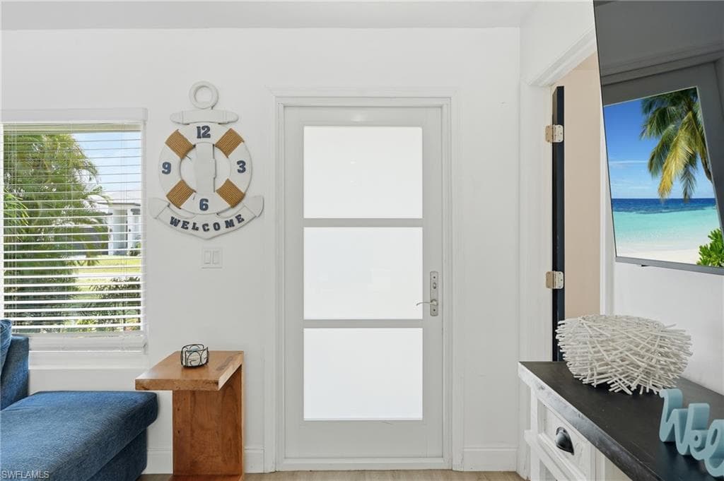 2965 Woodside AVE-9