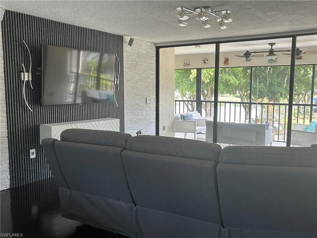 4250 Steamboat BEND 206-2