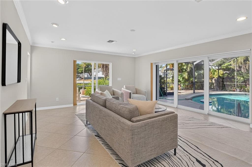 660 14th AVE S-10