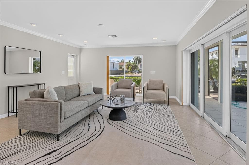 660 14th AVE S-8
