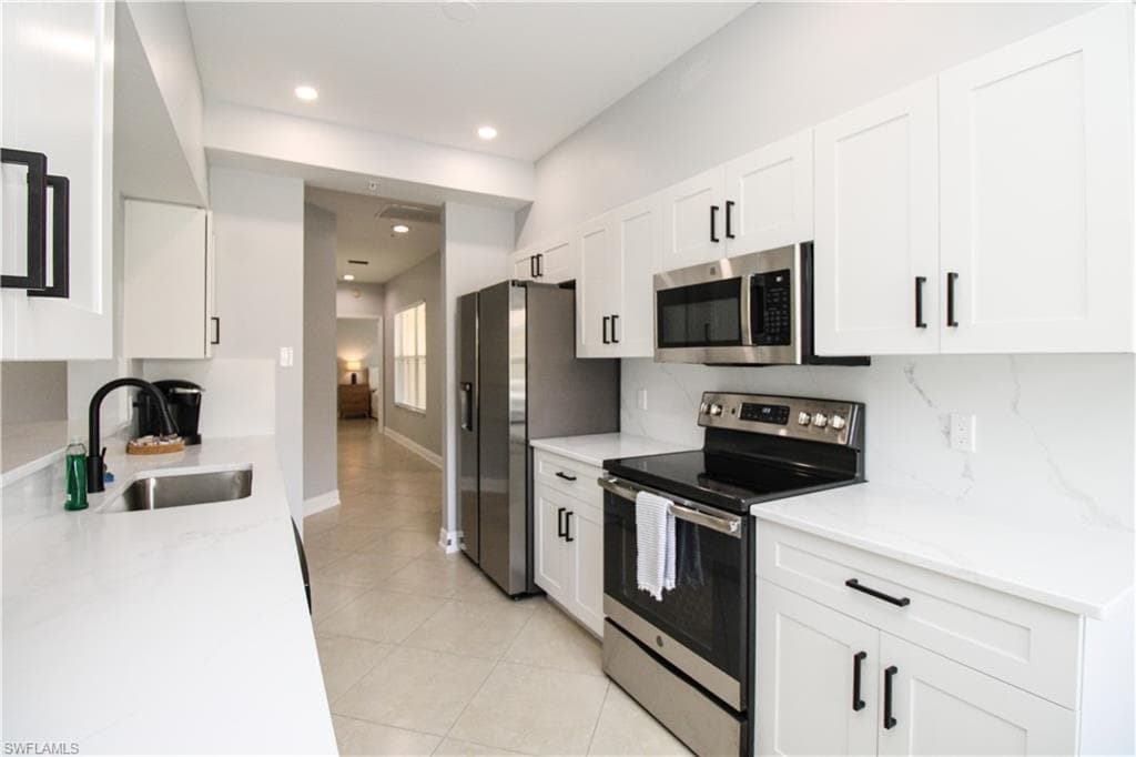 635 Mardel CT 204-11