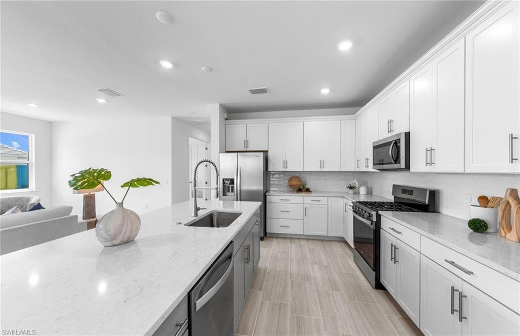 12591 Quartz DR-18