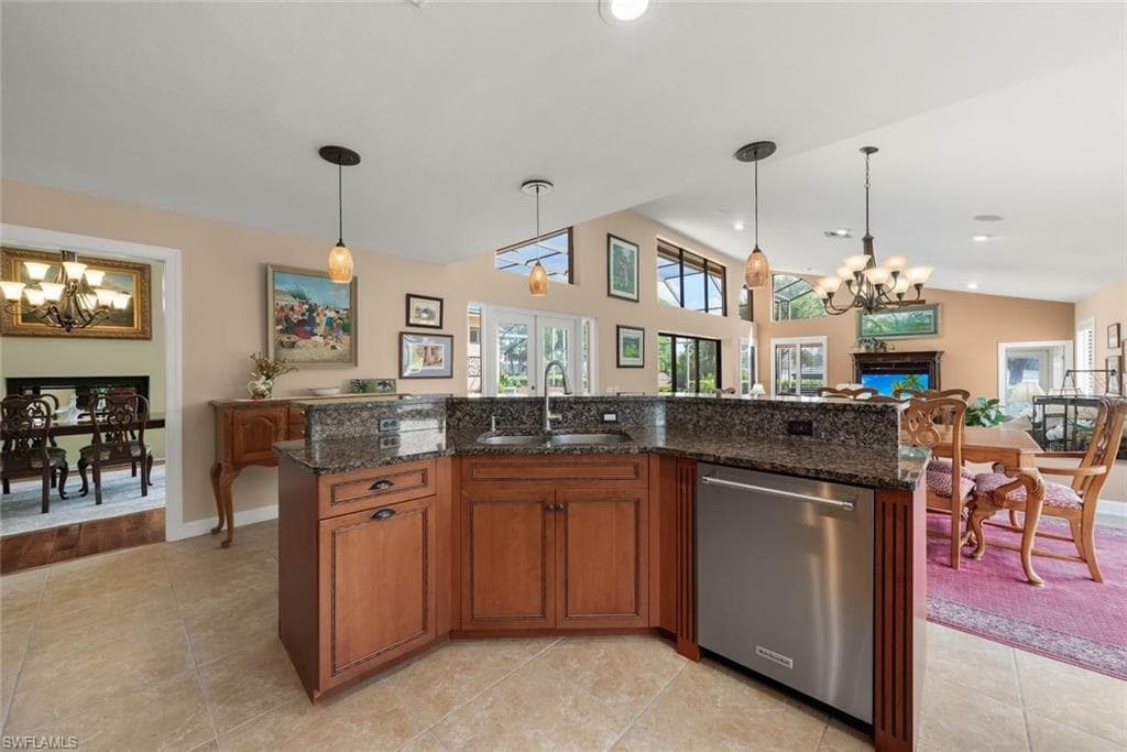 15241 Tweedale CIR-37