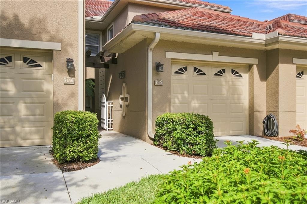 20040 Seagrove ST 1606-2