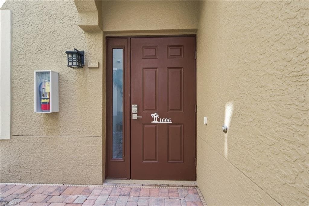 20040 Seagrove ST 1606-6