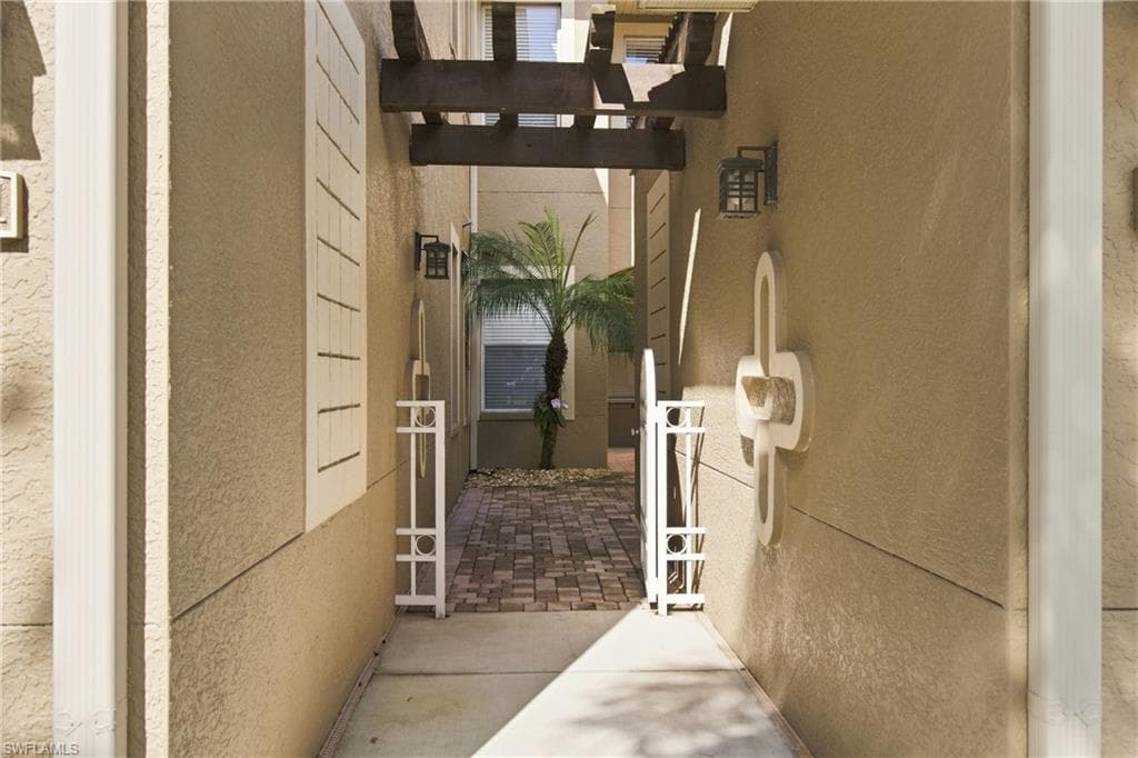 20040 Seagrove ST 1606-3