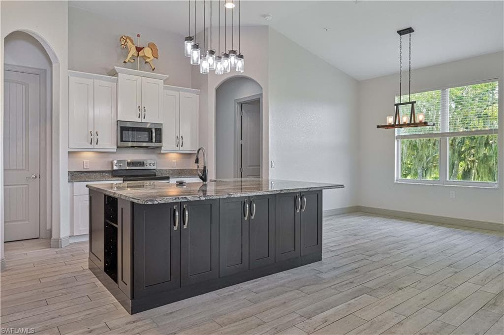 18111 Riverchase CT-6