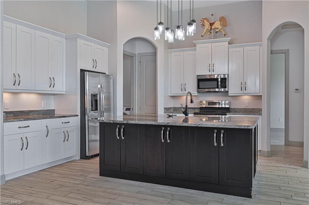 18111 Riverchase CT-5