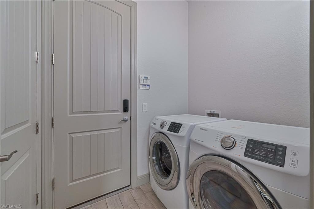 18111 Riverchase CT-34