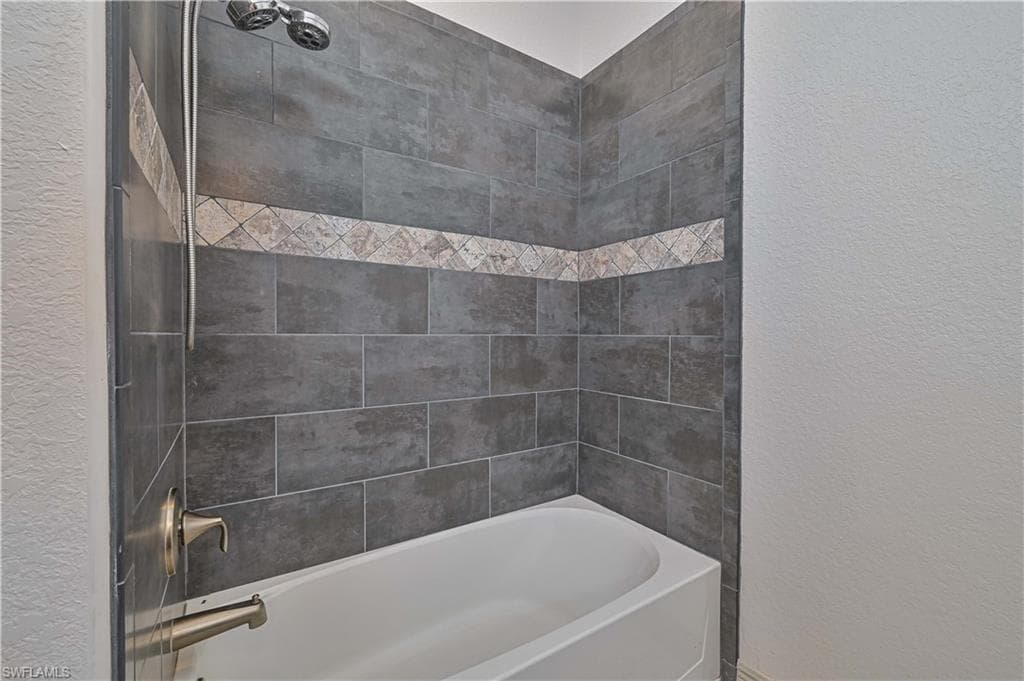 18111 Riverchase CT-33