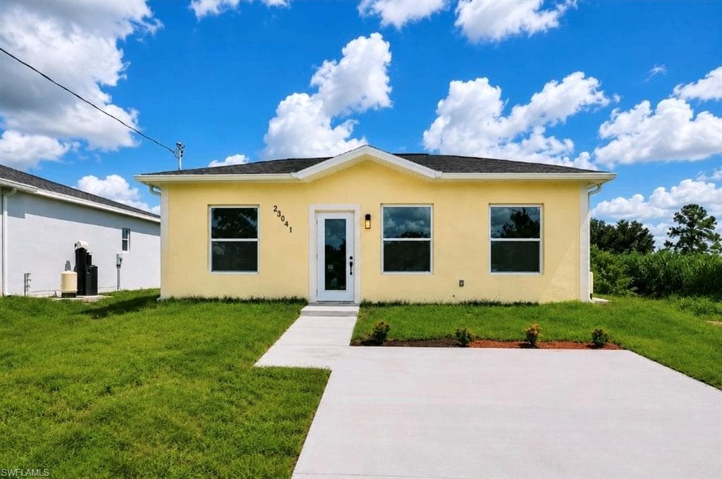 23041 Roundtree AVE-1