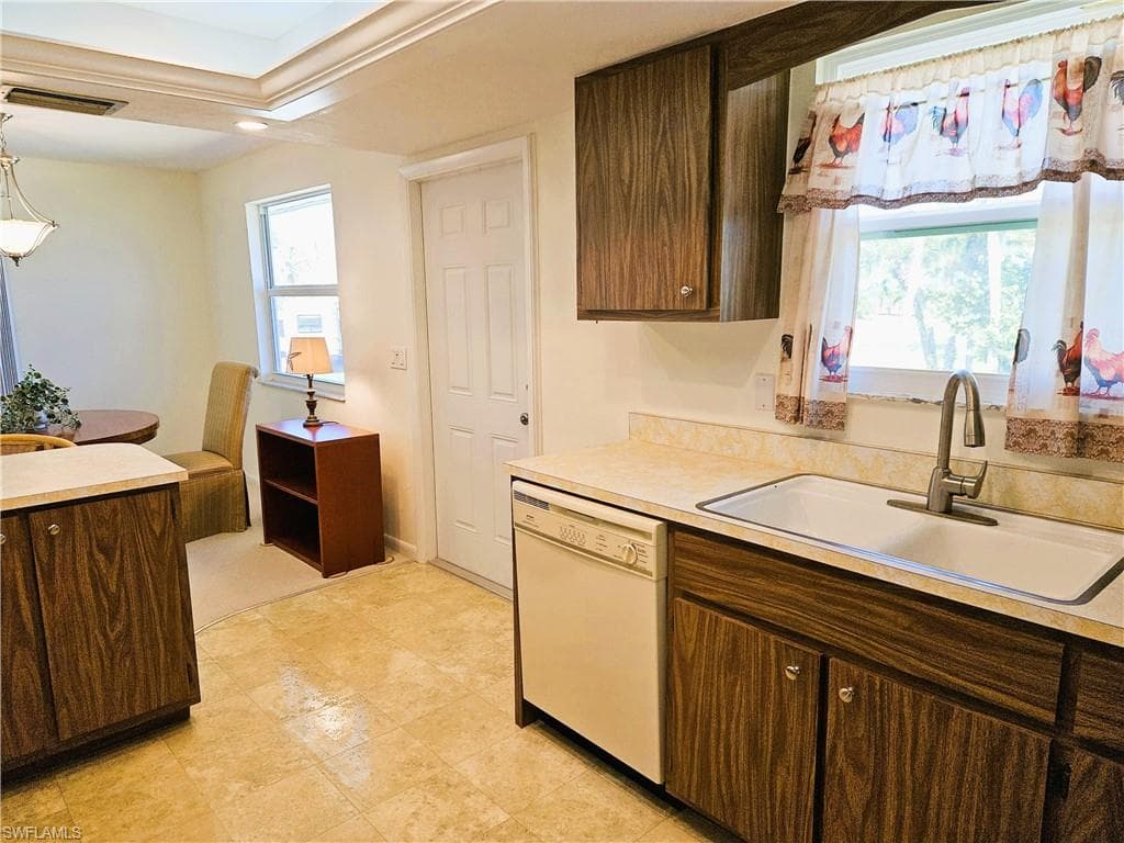 915 North ST-8