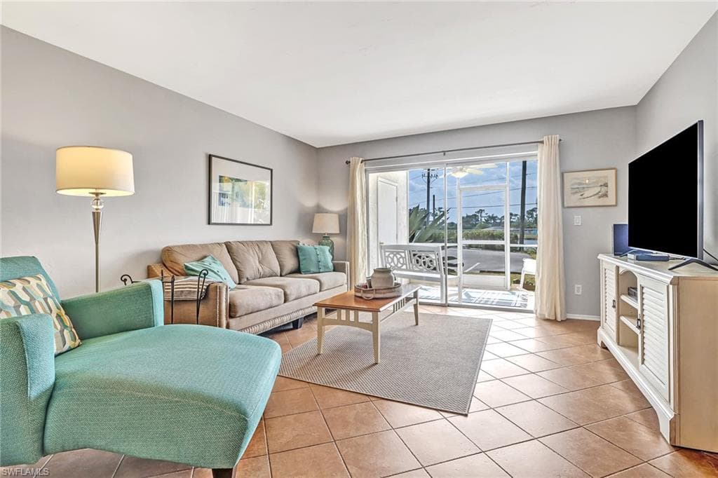 1001 Foxfire LN 109-13