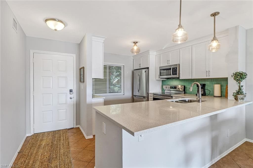 1001 Foxfire LN 109-7