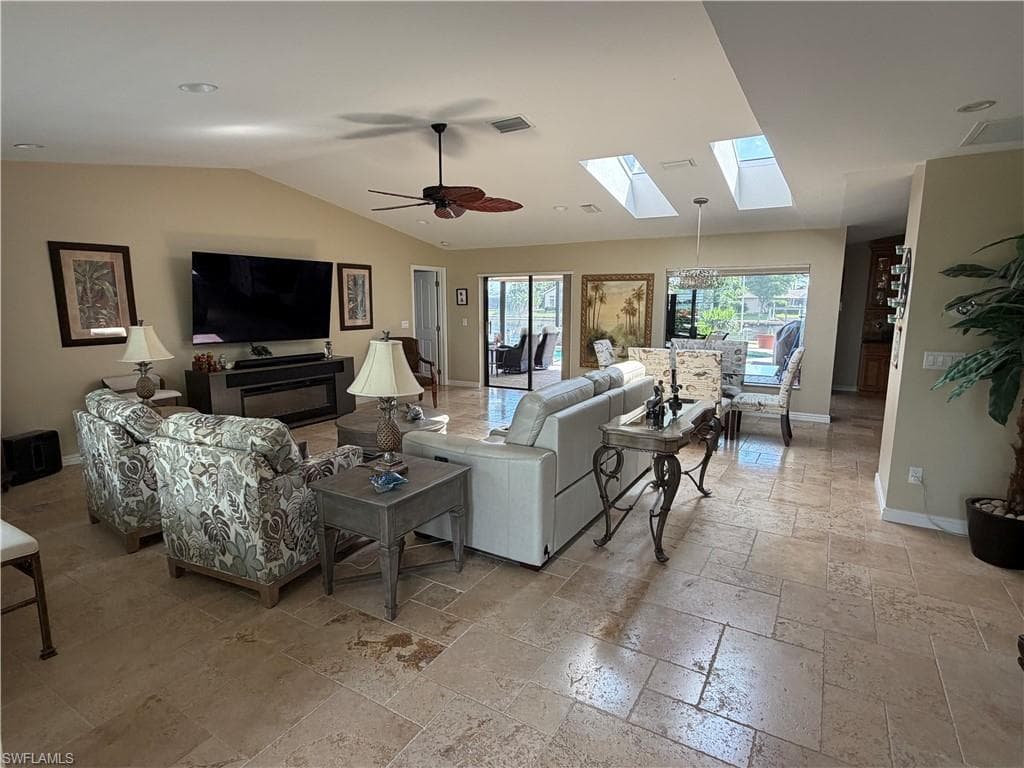 1957 SE 36th ST-28