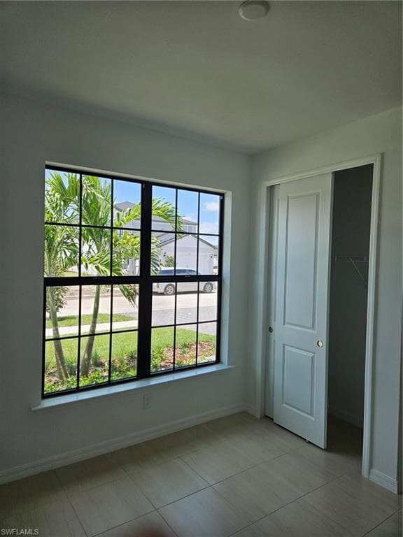 2177 Laurifolia CT-17