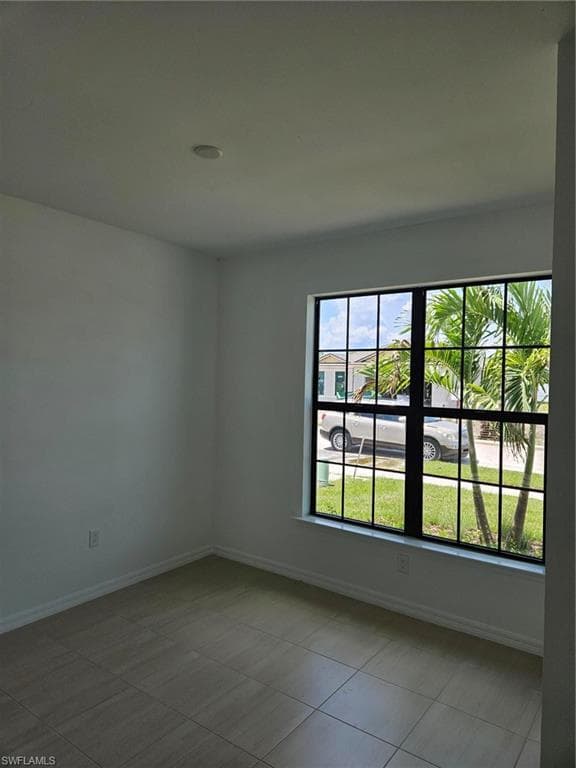 2177 Laurifolia CT-16