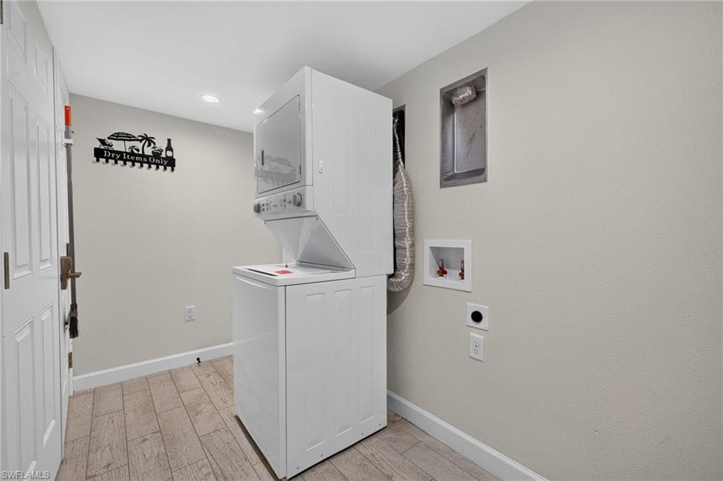 2840 W Gulf DR 4-18