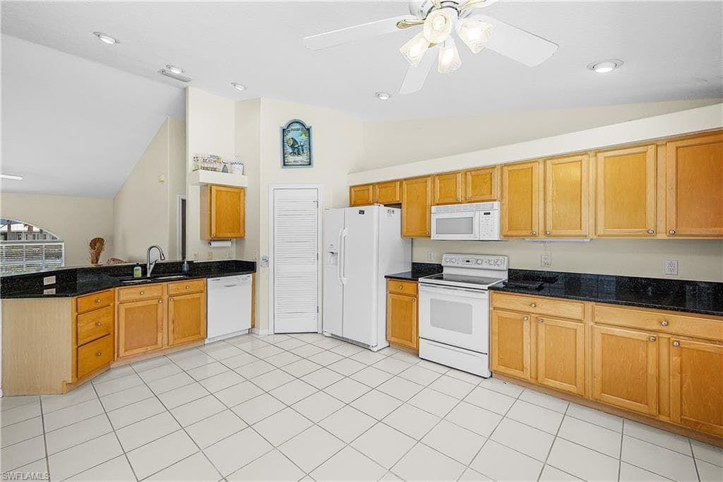 7660 Grande Pine RD-26