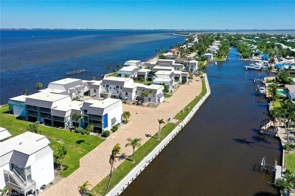 760 Sextant DR 733-23