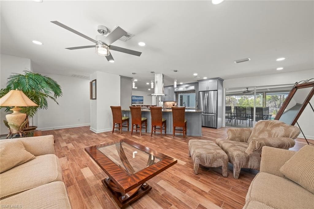 9421 Moonlight DR-6
