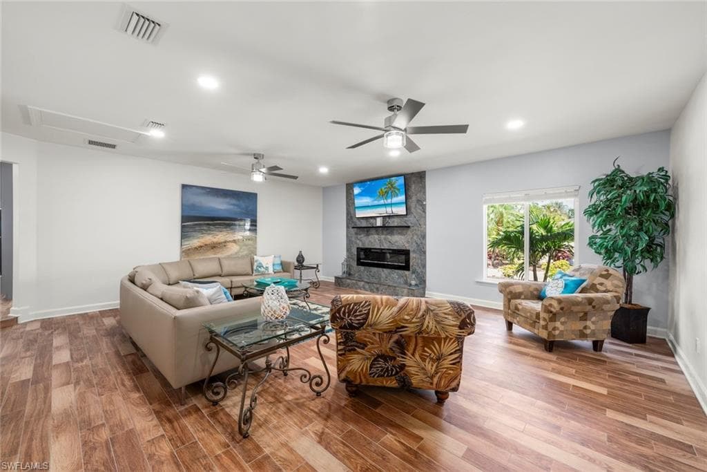9421 Moonlight DR-28