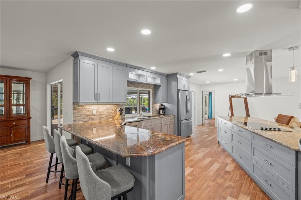 9421 Moonlight DR-10