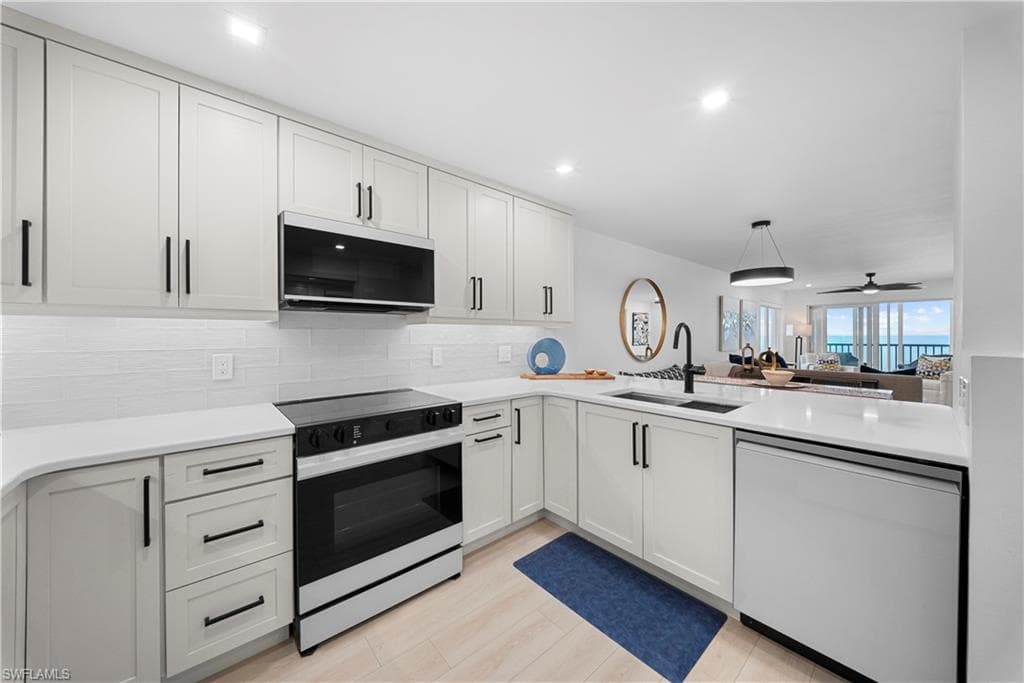 25870 Hickory BLVD 206-2