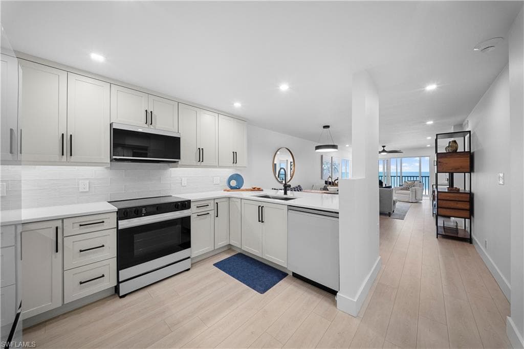25870 Hickory BLVD 206-1
