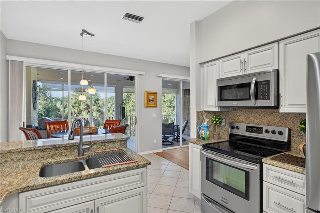 25090 Ballycastle CT 202-8