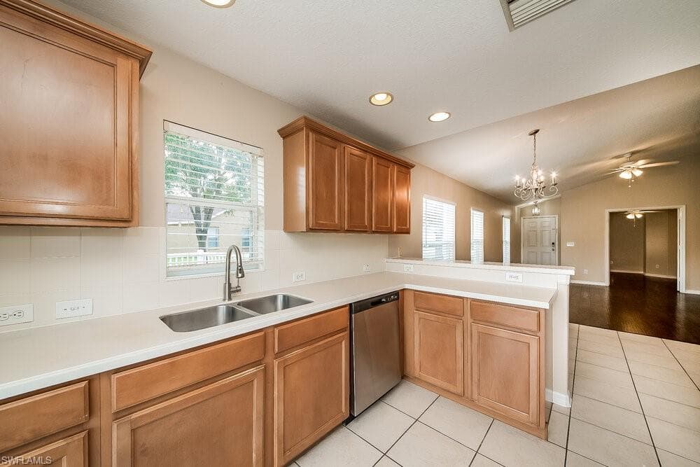 15215 Searobbin DR-6