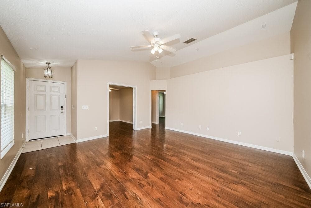 15215 Searobbin DR-3