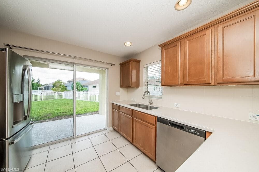 15215 Searobbin DR-5