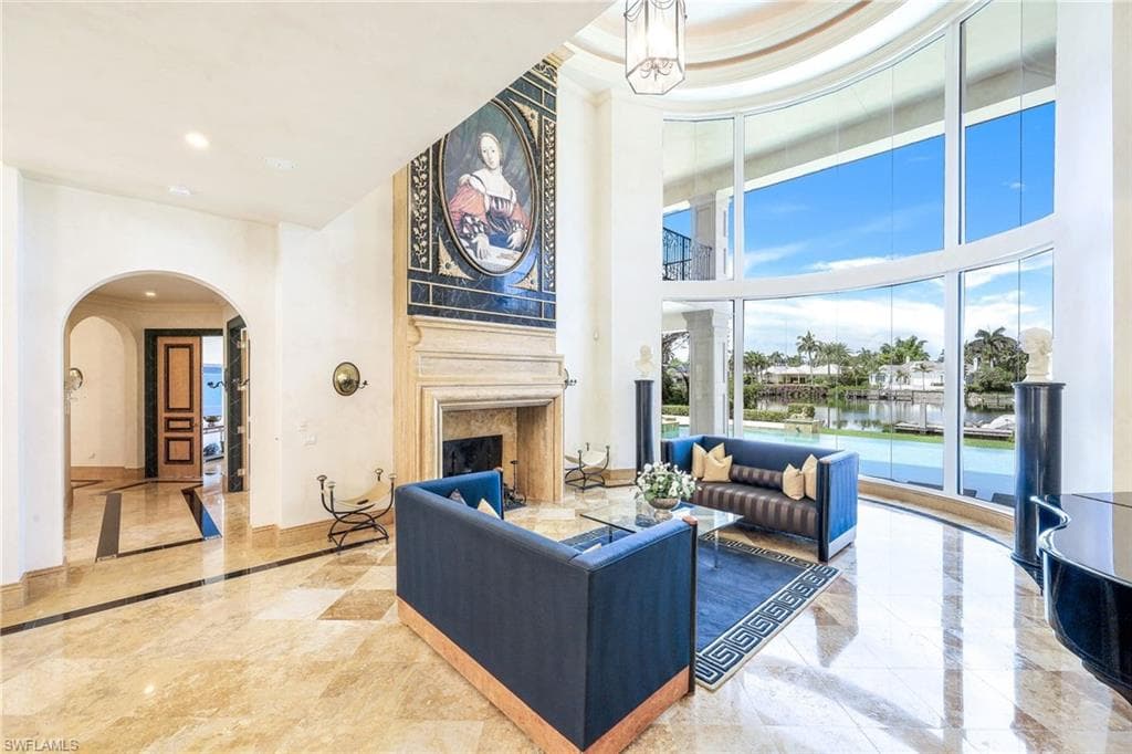 1030 Galleon DR-6