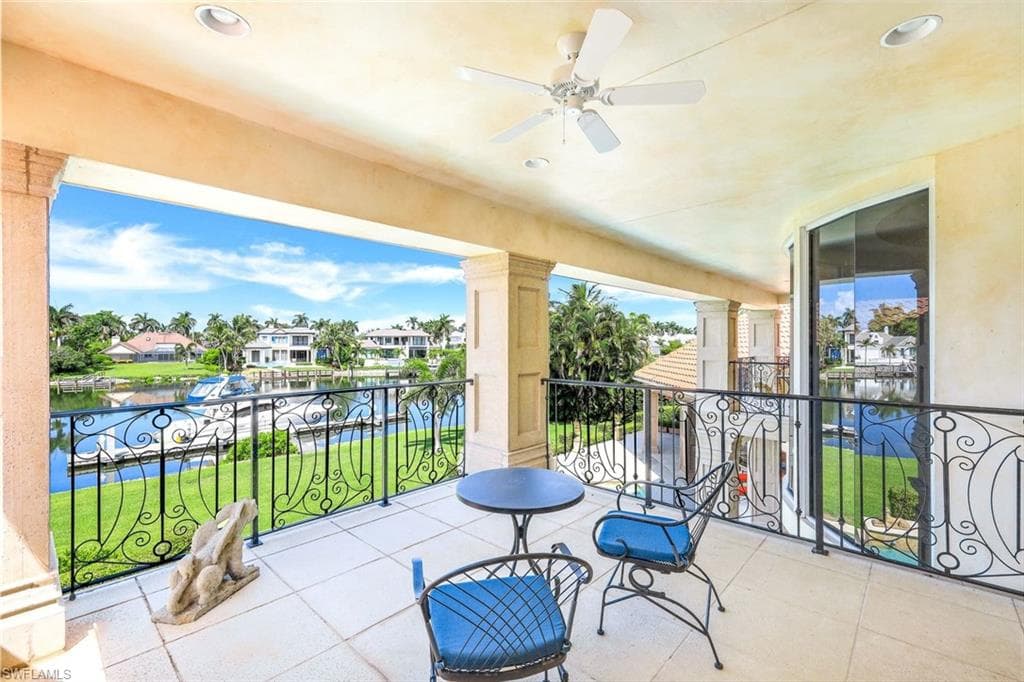1030 Galleon DR-16